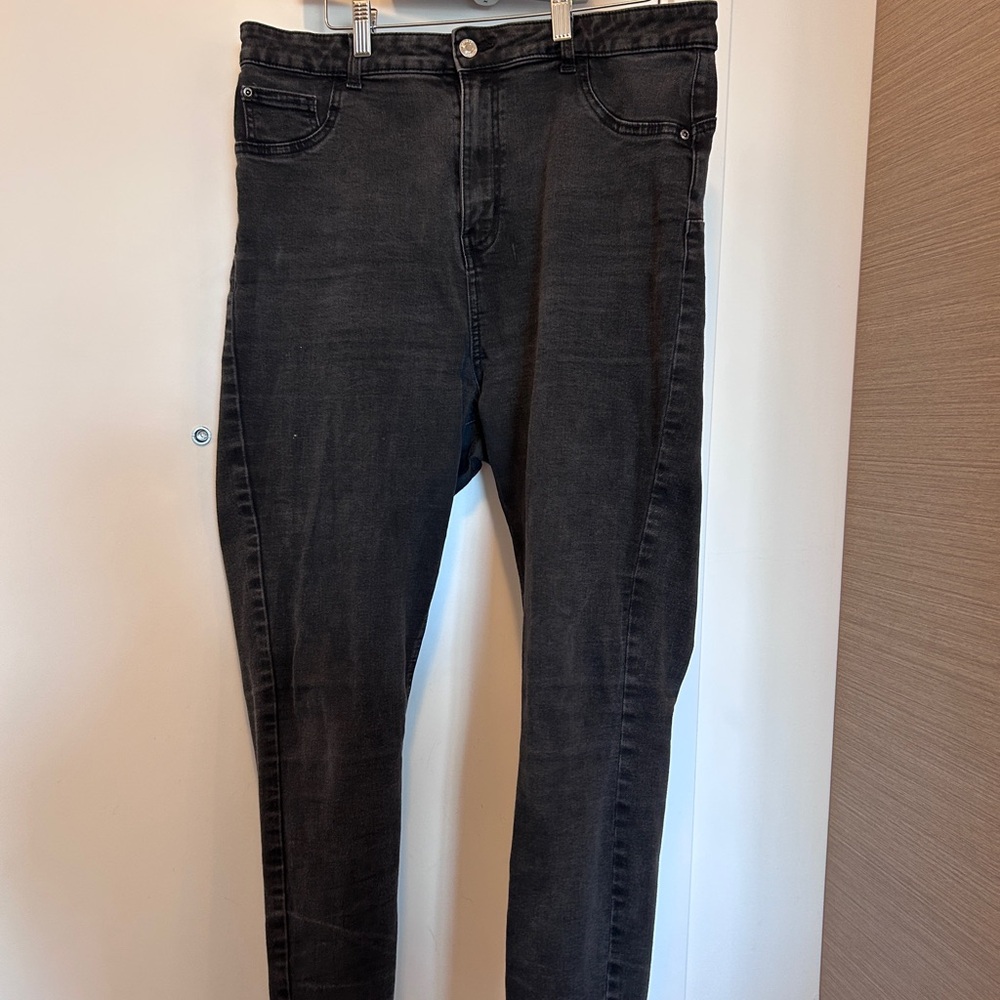 Women’s Black Skinny Jeans